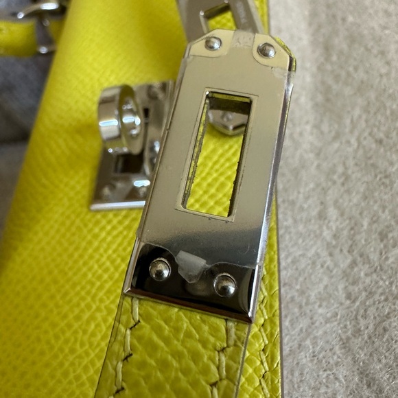 HERMÈS Lime PHW KELLY 25 Epsom Sellier , stamp U -2022  w/ Receipt - Picture 14 of 16